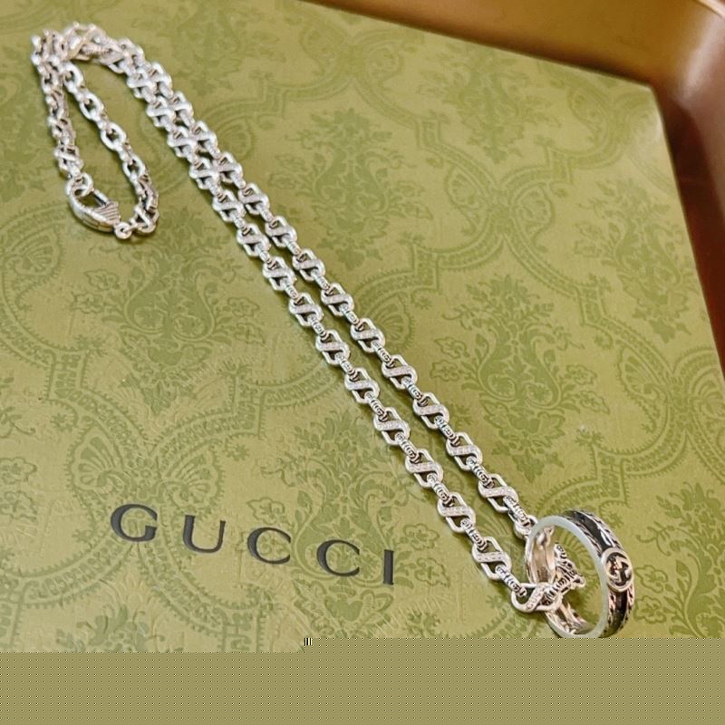 G*u*i necklaces